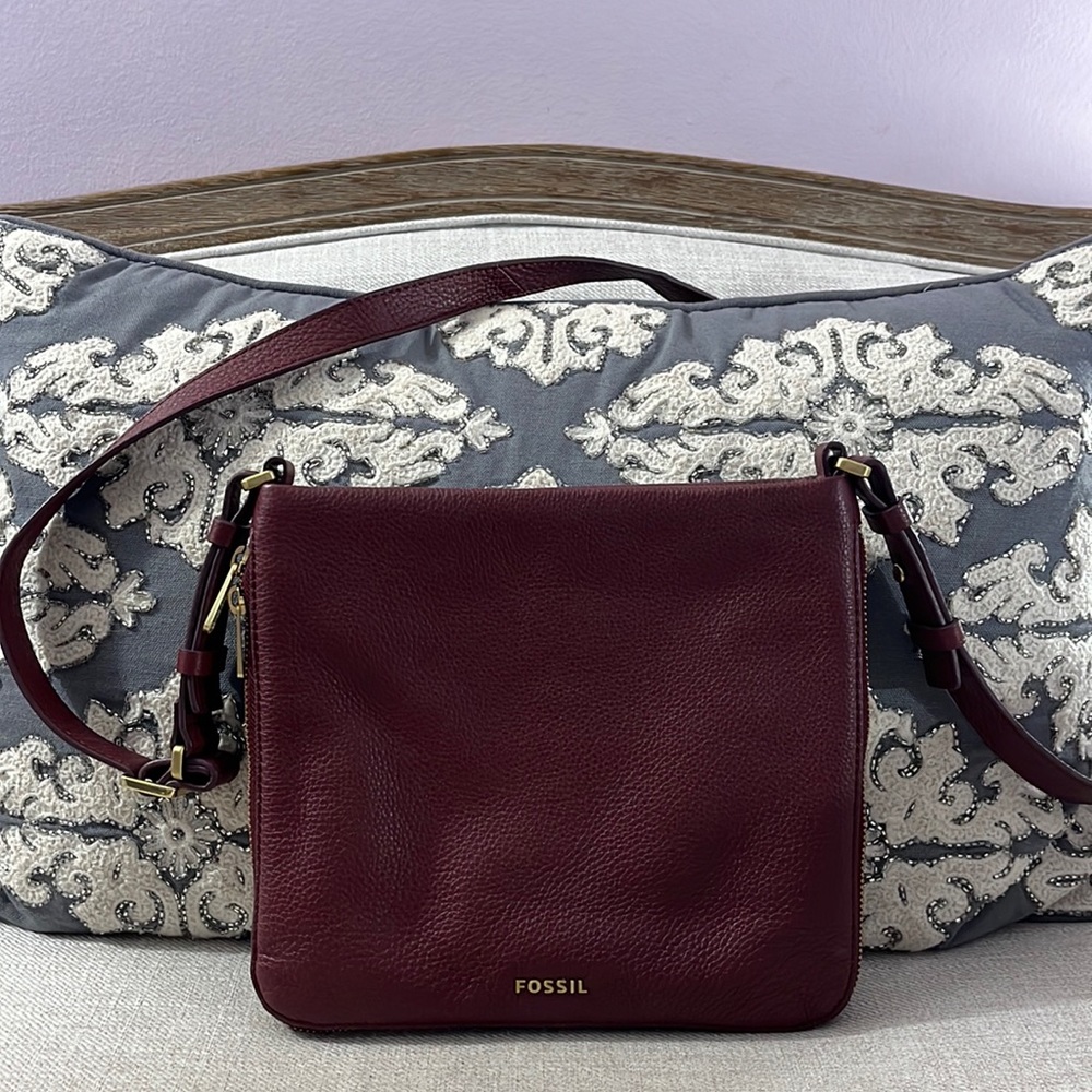 Fossil Maroon Preston Pebbled Leather Adjustable Crossbody